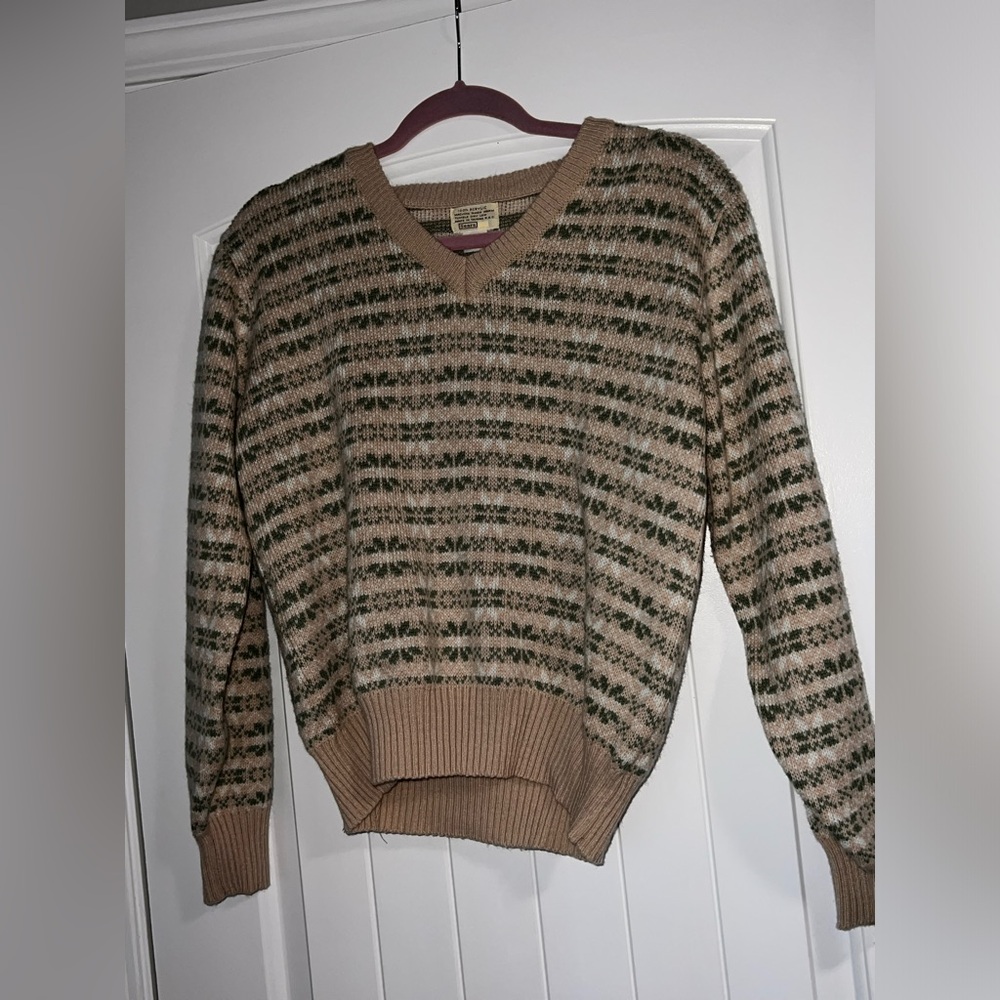Green and tan soft sweater.